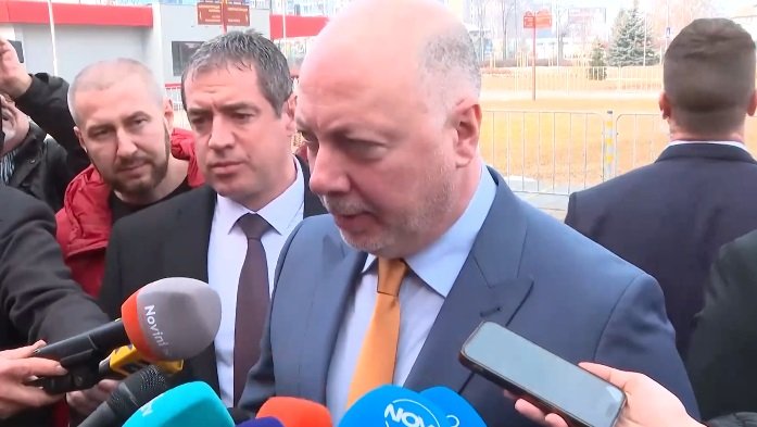 Росен Желязков ще посети заводите ВМЗ „Сопот“ и „Арсенал“
