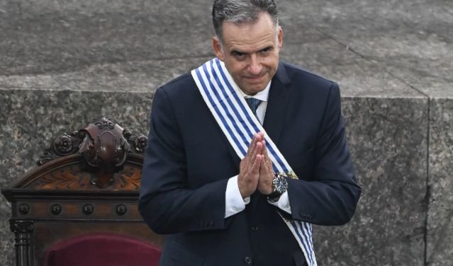 Новият президент на Уругвай Яманду Орси встъпи в длъжност