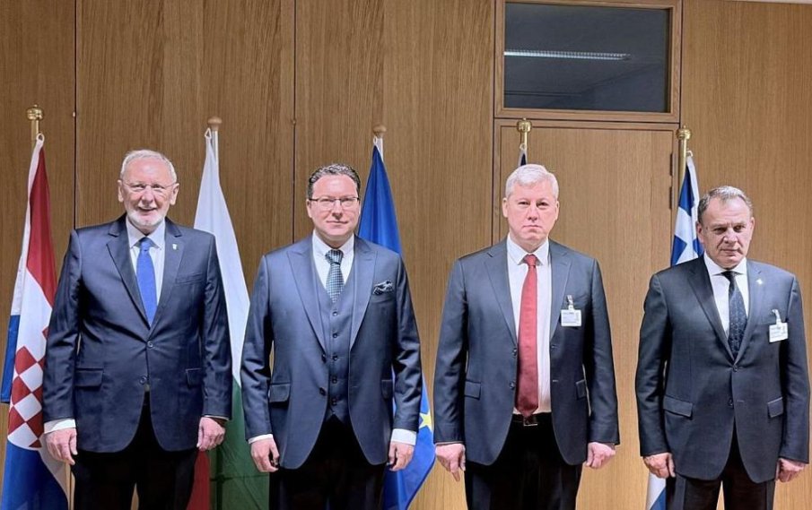 МВР огласи: Неправителствени организации, претендиращи, че помагат на мигранти, са замесени в контрабанда