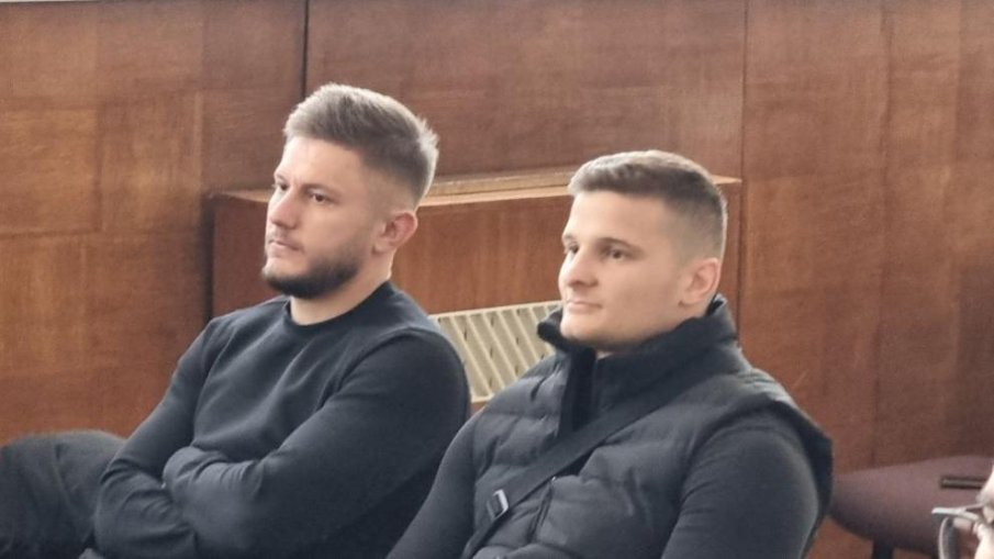 Съдът постанови 8 месеца затвор за биячите на Християн Пендиков