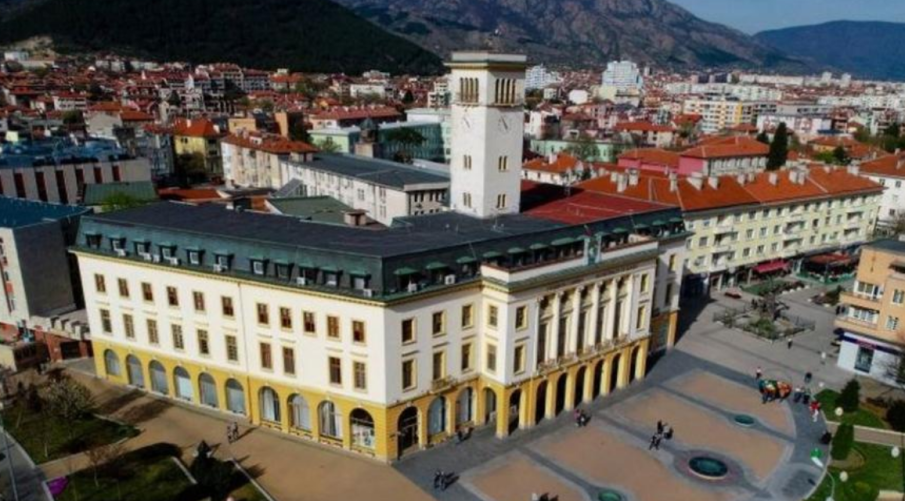 Авария оставя без парно Сливен