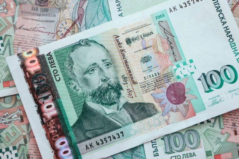 Мъж си купи цигари с фалшиви 100 лева