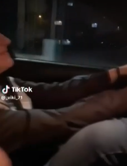 Нагла шофьорка се пусна в ТикТок с крака на таблото на движеща се кола