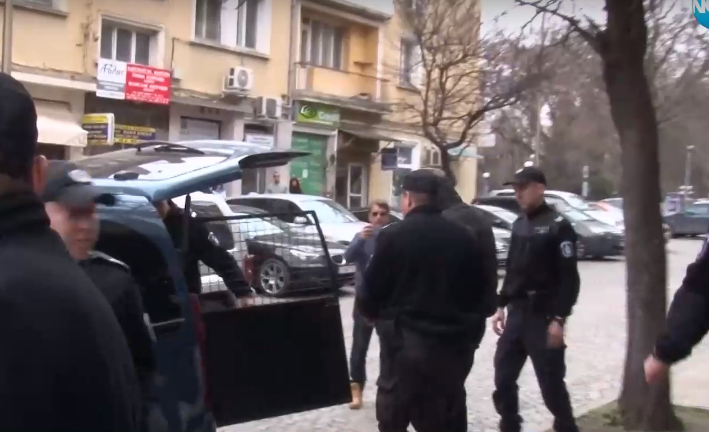 Организират протест и бдение след смъртта на арестанта в Казанлък