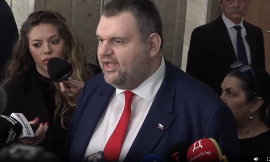 ПЪРВО В ПИК TV! Делян Пеевски за ПП: Показах всичко за тази циркова група! Времето на Цветан Василев, Прокопиев, крадците и олигархията свърши! (ВИДЕО) ПЪРВО В ПИК TV! Делян Пеевски за ПП: Показах всичко за тази циркова група! Времето на Цветан Василев, Прокопиев, крадците и олигархията свърши! (ВИДЕО)