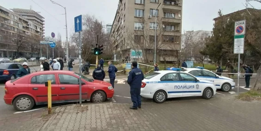 ИЗВЪНРЕДНО! Полицай пострада при катастрофа на Шипченски проход, спряха трамваите ИЗВЪНРЕДНО! Полицай пострада при катастрофа на Шипченски проход, спряха трамваите