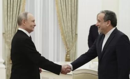 Иранският външен министър предаде на Путин писмо от върховния лидер на Иран Иранският външен министър предаде на Путин писмо от върховния лидер на Иран