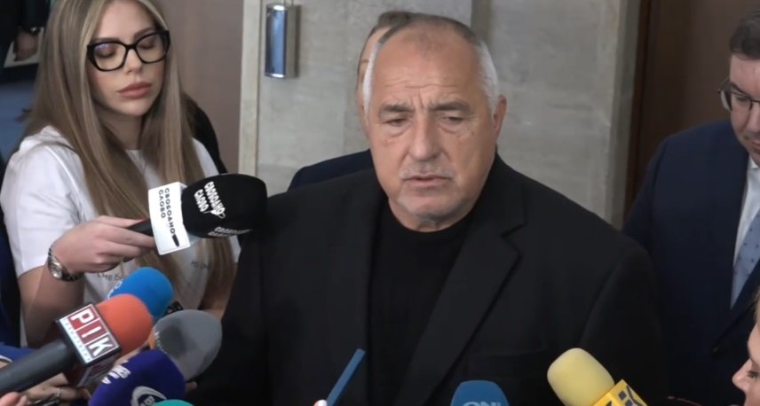 ГОРЕЩО В ПИК TV: Бойко Борисов: Продължаваме като правителство на малцинството! Само началникът отгоре знае какво ще стане след 4 юни (ВИДЕО) ГОРЕЩО В ПИК TV: Бойко Борисов: Продължаваме като правителство на малцинството! Само началникът отгоре знае какво ще стане след 4 юни (ВИДЕО)