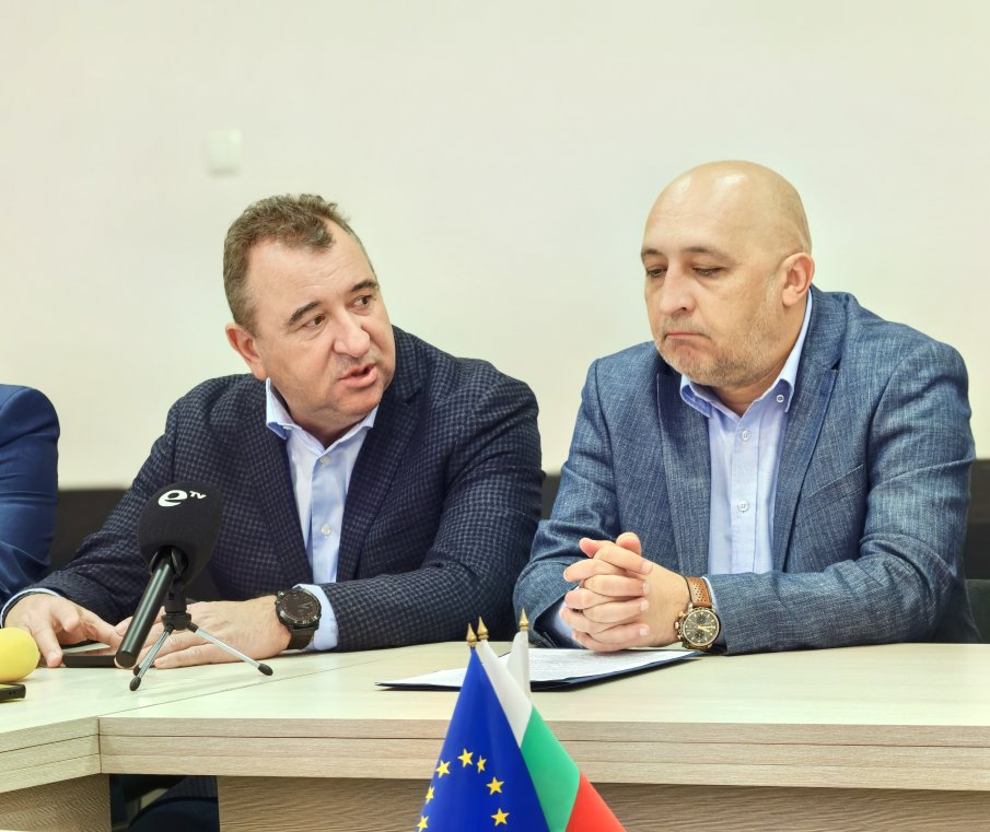 ПО ПОКАНА НА КМЕТА: Високоспециализирани прегледи получиха 610 деца от Кърджали в рамките на кампанията Детско здраве ПО ПОКАНА НА КМЕТА: Високоспециализирани прегледи получиха 610 деца от Кърджали в рамките на кампанията Детско здраве