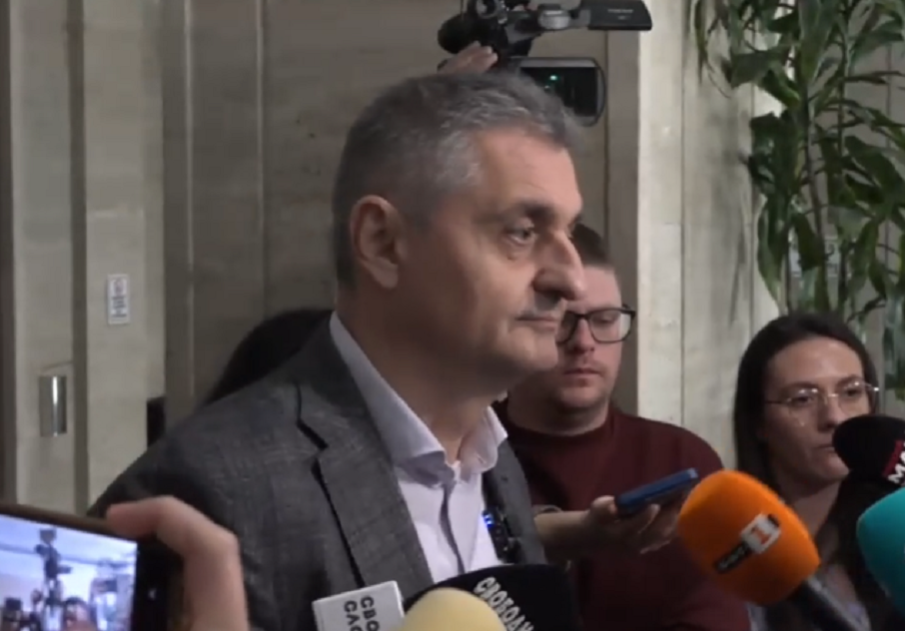 ГОРЕЩО В ПИК TV! Кирил Добрев за срива на мобилните оператори: Не е кибератака, призовавам всички да потърсят своите права (ВИДЕО) ГОРЕЩО В ПИК TV! Кирил Добрев за срива на мобилните оператори: Не е кибератака, призовавам всички да потърсят своите права (ВИДЕО)