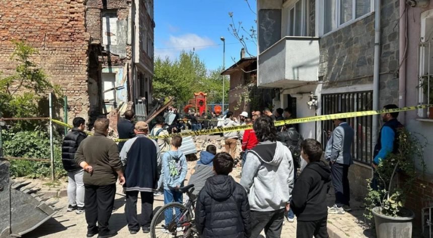 ПРИ КОМШИИТЕ: Турция продължава да се тресе, над 30 земетресения до Истанбул (КАРТА) ПРИ КОМШИИТЕ: Турция продължава да се тресе, над 30 земетресения до Истанбул (КАРТА)