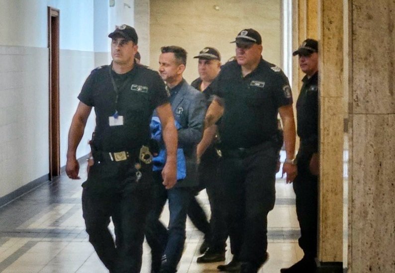 Удължиха мярката за задържане на шефа на Митници - Пловдив до 72 часа