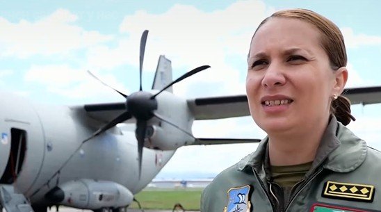 Коя е първата жена пилот на военен самолет у нас