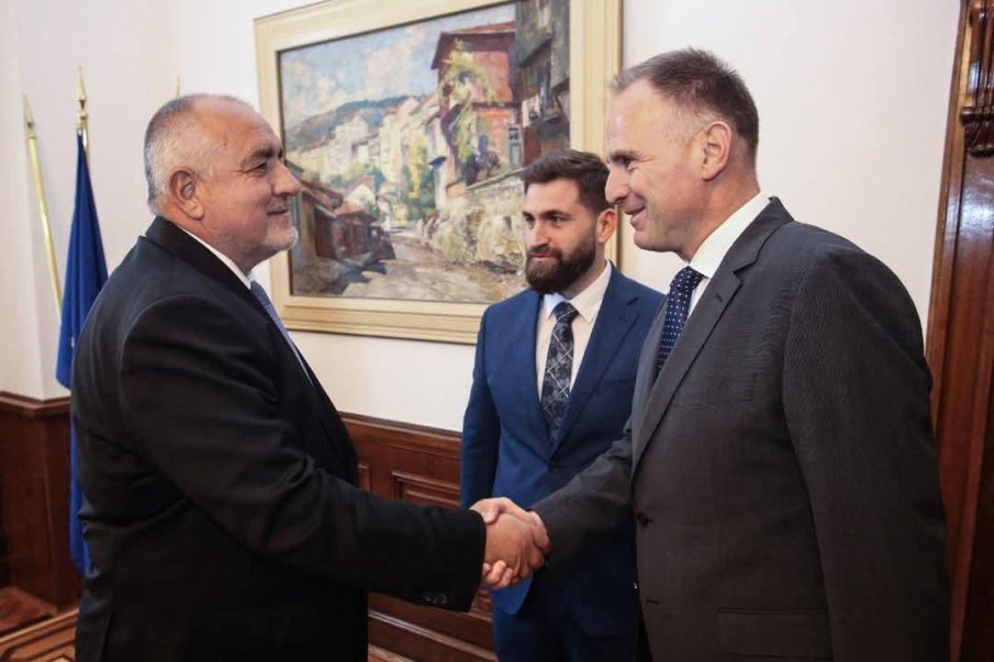 Борисов обсъдил потенциала на България с настоящия шеф на Европейската агенция по отбрана Борисов обсъдил потенциала на България с настоящия шеф на Европейската агенция по отбрана