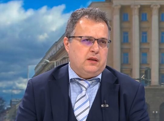 НЕ ИЗДЪРЖА: Стоян Михалев хвърля оставка като зам.-кмет на район „Оборище“ НЕ ИЗДЪРЖА: Стоян Михалев хвърля оставка като зам.-кмет на район „Оборище“