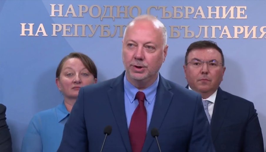 ИЗВЪНРЕДНО В ПИК TV! Росен Желязков с първи думи след Съвета за съвместно управление: Коалицията е стабилна! Има всички предпоставки за цял управленски мандат (ВИДЕО) ИЗВЪНРЕДНО В ПИК TV! Росен Желязков с първи думи след Съвета за съвместно управление: Коалицията е стабилна! Има всички предпоставки за цял управленски мандат (ВИДЕО)