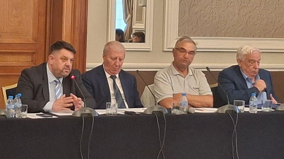 Атанас Зафиров: Няма да загубим идентичност, ако приемем еврото -  нашата идентичност е дълбоко вплетена в европейската
