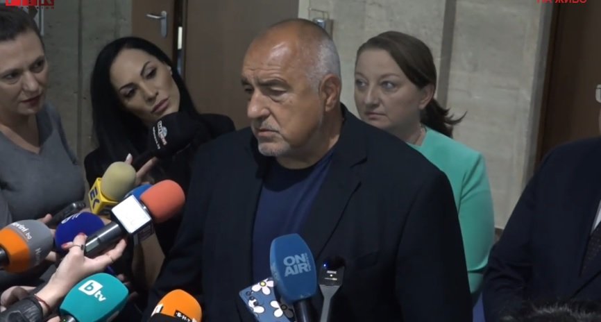 ПЪРВО В ПИК TV! Бойко Борисов: Кирил Петков ме помоли да гласуваме за Васил Терзиев, но момчето просто не си може. Народът е избрал Радев, народът да си го импийчва (ВИДЕО) ПЪРВО В ПИК TV! Бойко Борисов: Кирил Петков ме помоли да гласуваме за Васил Терзиев, но момчето просто не си може. Народът е избрал Радев, народът да си го импийчва (ВИДЕО)