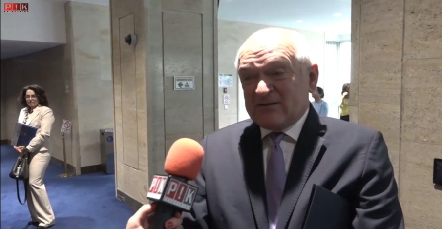 САМО В ПИК TV! Бившият премиер Димитър Главчев: За служебните правителства се говори само негативно, дано не включвате и нашето към тях (ВИДЕО) САМО В ПИК TV! Бившият премиер Димитър Главчев: За служебните правителства се говори само негативно, дано не включвате и нашето към тях (ВИДЕО)