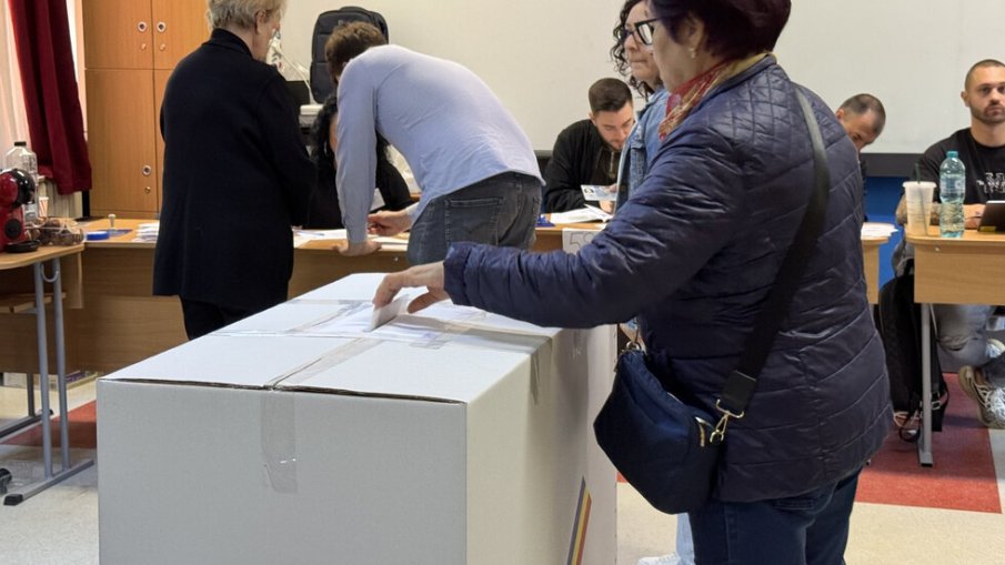 Сигнали за нарушения заливат избирателните комисии в Румъния