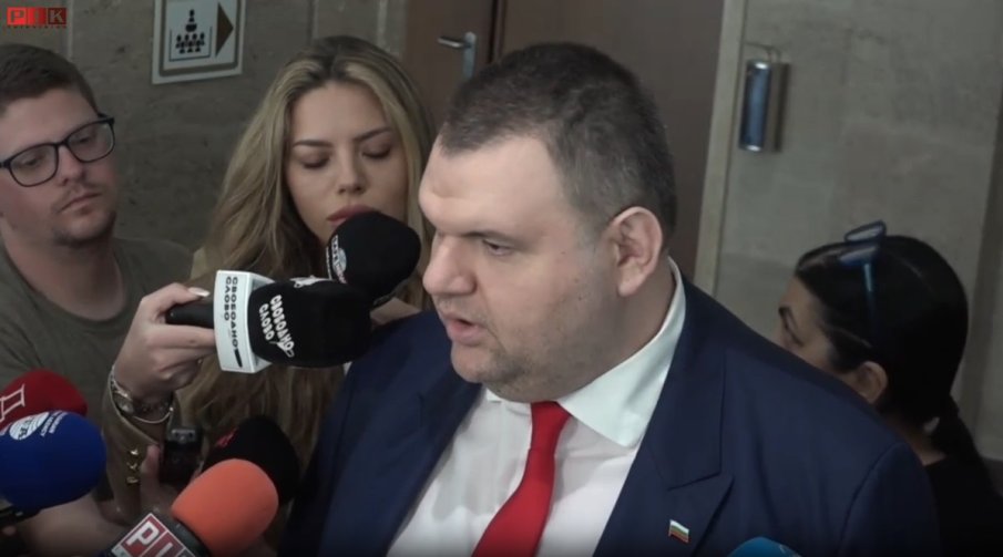 ПЪРВО В ПИК TV! Делян Пеевски за блокадата в София: Виждам страхотното управление на пуделите. Където те са управлявали, всичко е крах! Изслушваните за Боташ лица лъжат нагло в зала (ВИДЕО) ПЪРВО В ПИК TV! Делян Пеевски за блокадата в София: Виждам страхотното управление на пуделите. Където те са управлявали, всичко е крах! Изслушваните за Боташ лица лъжат нагло в зала (ВИДЕО)