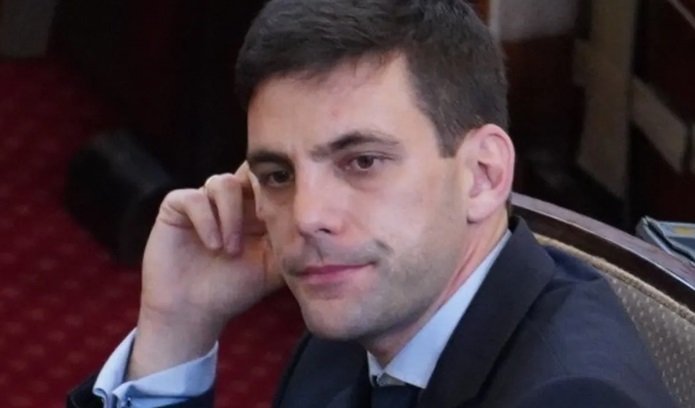 ДА СЕ СМЕЕШ ЛИ, ДА ПЛАЧЕШ ЛИ? Никола Минчев обяви гордо, че не бил обвиняем, само му искали имунитета ДА СЕ СМЕЕШ ЛИ, ДА ПЛАЧЕШ ЛИ? Никола Минчев обяви гордо, че не бил обвиняем, само му искали имунитета