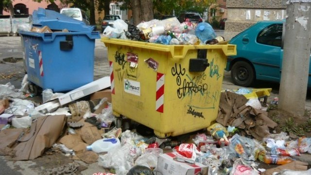 И БОКЛУКЧИИТЕ НА ПРОТЕСТ! Сметосъбирането в няколко столични района може да спре от 19 май И БОКЛУКЧИИТЕ НА ПРОТЕСТ! Сметосъбирането в няколко столични района може да спре от 19 май