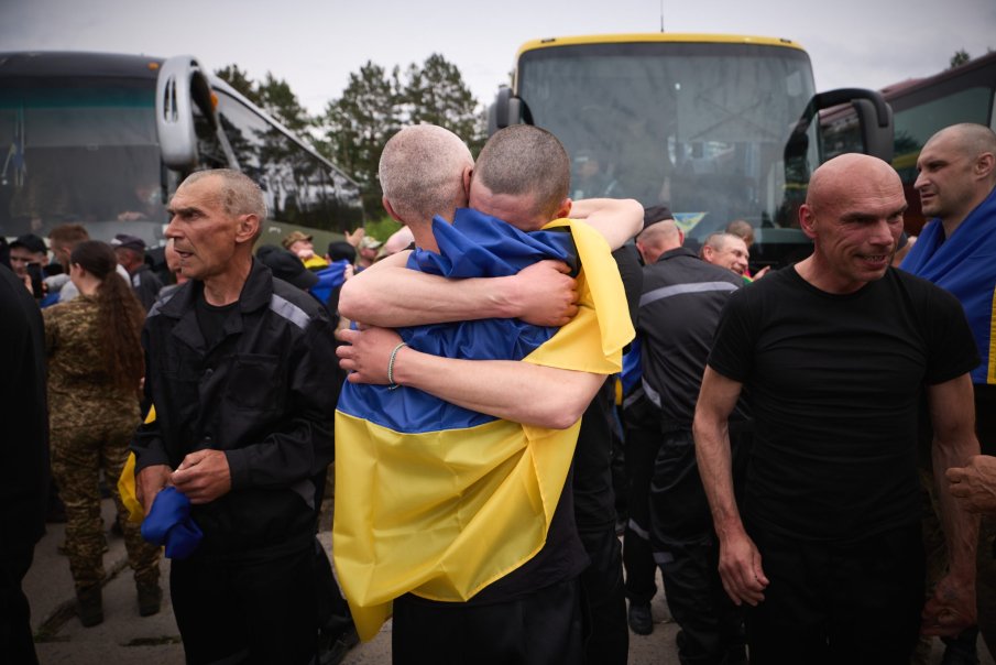1000 на 1000: Русия и Украйна завършиха най-голямата размяна на военнопленници 1000 на 1000: Русия и Украйна завършиха най-голямата размяна на военнопленници