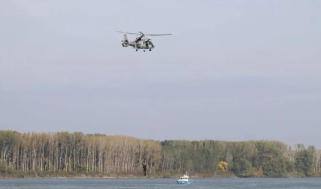 Пръскат срещу комари по поречието на река Дунав със самолет