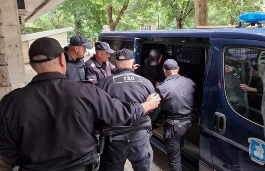 Оставиха в ареста обвинения за отвличането на 53-годишния мъж от Монтанско Оставиха в ареста обвинения за отвличането на 53-годишния мъж от Монтанско