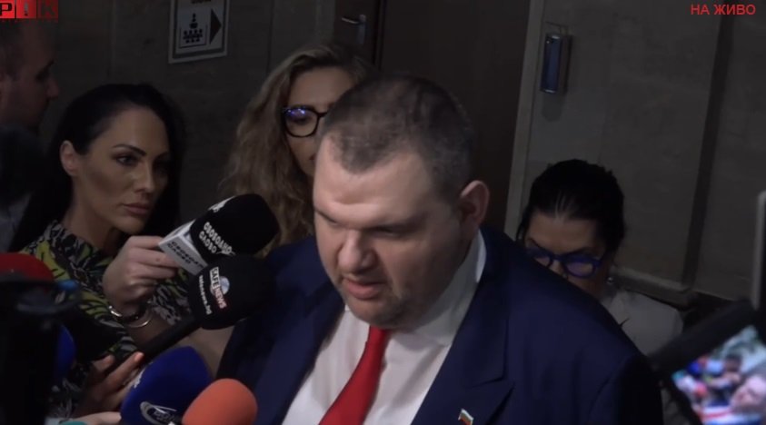 ПЪРВО В ПИК TV! Делян Пеевски: ГЕРБ и ДПС бяха основните носители за еврото! Времето на Костадинов свърши (ВИДЕО) ПЪРВО В ПИК TV! Делян Пеевски: ГЕРБ и ДПС бяха основните носители за еврото! Времето на Костадинов свърши (ВИДЕО)