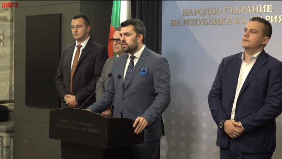 ПИК TV! Георг Георгиев КАТЕГОРИЧНО: България няма да отстъпи от условията си към Скопие (ВИДЕО) ПИК TV! Георг Георгиев КАТЕГОРИЧНО: България няма да отстъпи от условията си към Скопие (ВИДЕО)