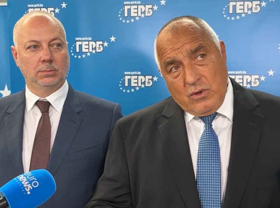 ПИК TV: Бойко Борисов с първи думи за влизането ни в еврозоната: Ние сме ви завели в Шампионската лига, в белите държави. Вотът ще го преодолеем, но....(ОБНОВЕНА/ВИДЕО) ПИК TV: Бойко Борисов с първи думи за влизането ни в еврозоната: Ние сме ви завели в Шампионската лига, в белите държави. Вотът ще го преодолеем, но....(ОБНОВЕНА/ВИДЕО)