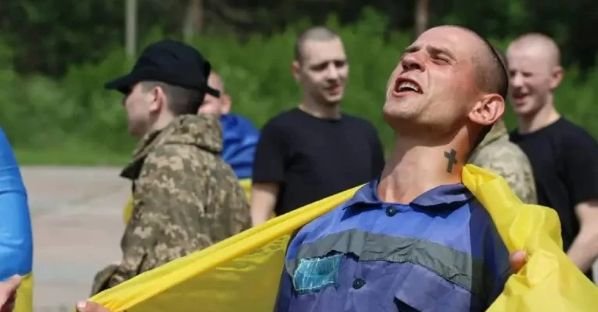 Украйна си върна от руски плен първата група ранени и военни на възраст до 25 години Украйна си върна от руски плен първата група ранени и военни на възраст до 25 години