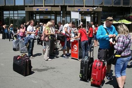 Председателят на Центъра за еврейско-българско сътрудничество: Има туристи от Израел в България, които не могат да се приберат Председателят на Центъра за еврейско-българско сътрудничество: Има туристи от Израел в България, които не могат да се приберат