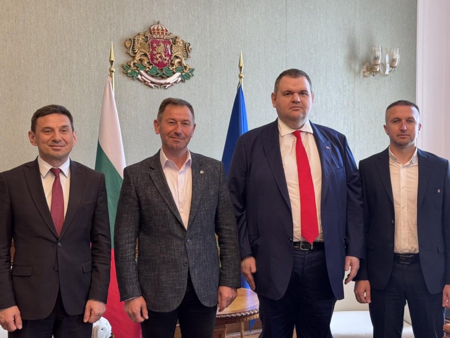 ПЪРВО В ПИК! Нови двама ключови кметове се присъединиха към ДПС-НОВО НАЧАЛО на Делян Пеевски (СНИМКИ) ПЪРВО В ПИК! Нови двама ключови кметове се присъединиха към ДПС-НОВО НАЧАЛО на Делян Пеевски (СНИМКИ)
