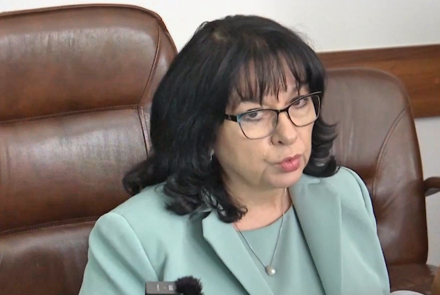 Теменужка Петкова: Не се притеснявайте! Еврото няма да намали пенсиите ви, а тъкмо обратното Теменужка Петкова: Не се притеснявайте! Еврото няма да намали пенсиите ви, а тъкмо обратното