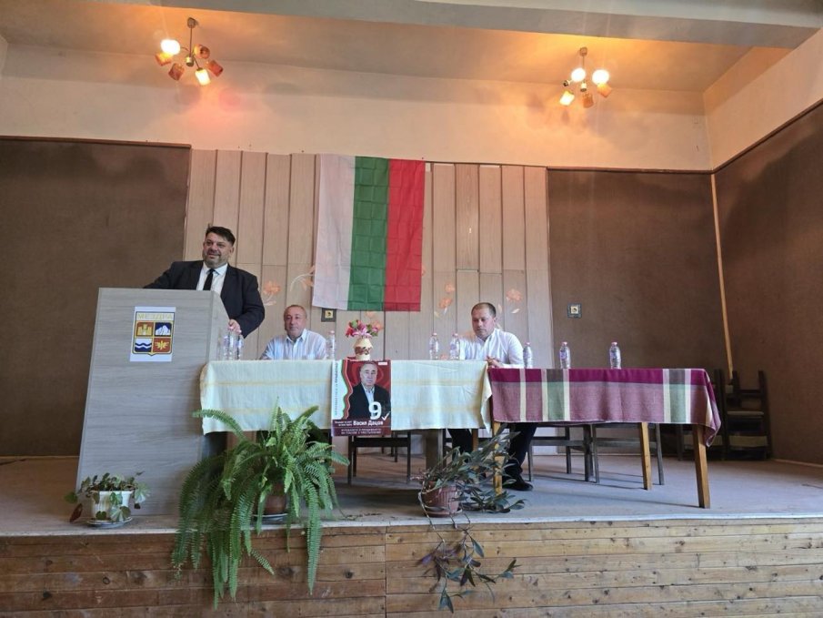 Атанас Зафиров подкрепи кандидата на БСП-ОЛ за село Крета, община Мездра Атанас Зафиров подкрепи кандидата на БСП-ОЛ за село Крета, община Мездра