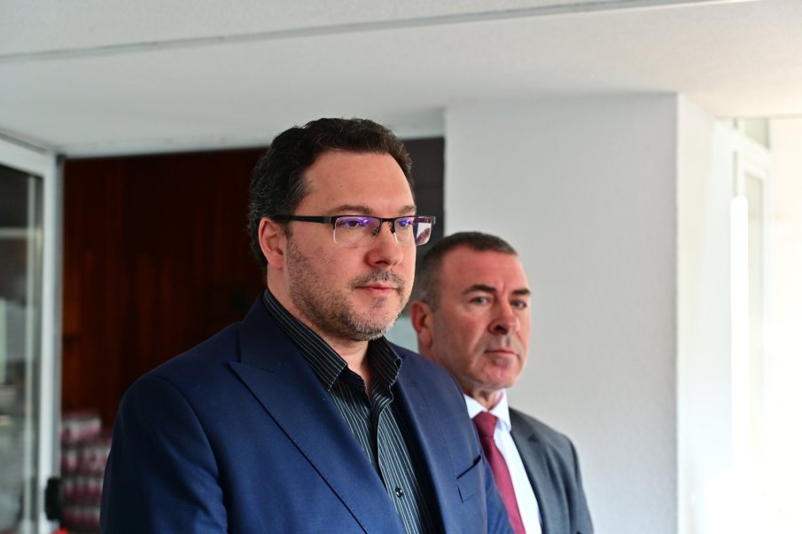 ОТ ПОСЛЕДНИТЕ МИНУТИ! Вътрешният министър и главният секретар на МВР проведоха извънредно съвещание с ръководния състав на ОДМВР-Варна