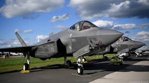 САЩ вдигнаха двойно цената за купуваните от Канада F-35
