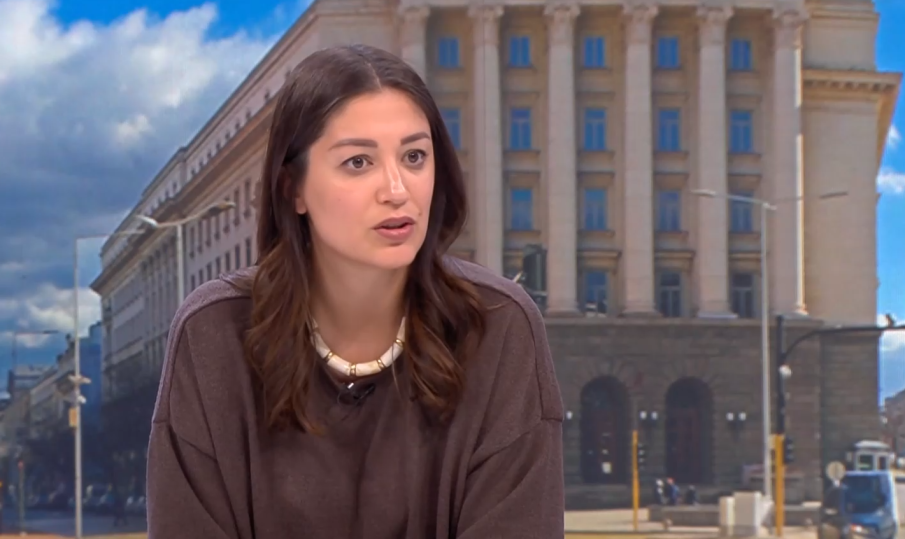 Евелина Славкова: Радев използва страховете на хората около еврото, за да гради потенциален политически проект Евелина Славкова: Радев използва страховете на хората около еврото, за да гради потенциален политически проект