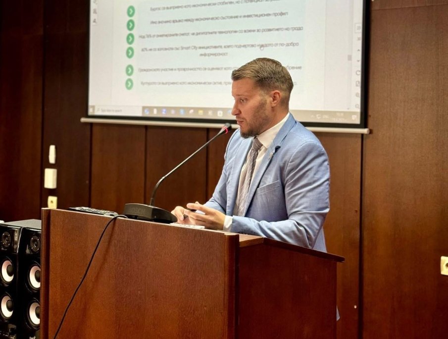 Арти от Един за друг стана доктор
