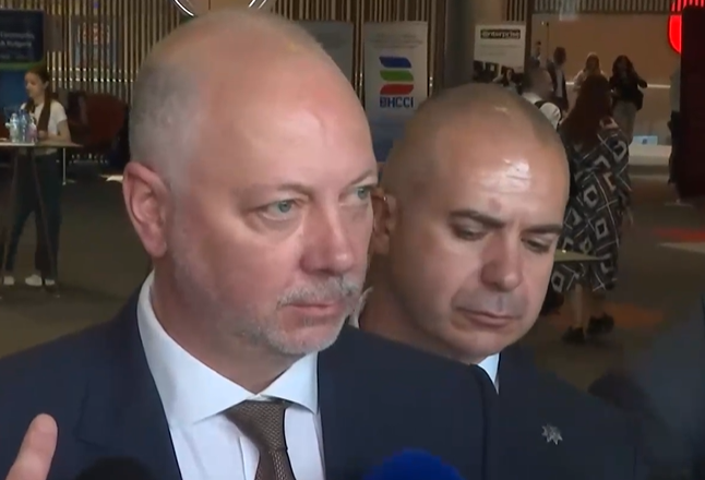 Премиерът Желязков пристигна в Хага за срещата на върха на НАТО 