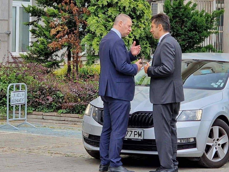 ГОРЕЩО В ПИК! Изловиха Кирил Петков да лъже за срещата с Антон Славчев - вижте каква е истината (СНИМКИ) ГОРЕЩО В ПИК! Изловиха Кирил Петков да лъже за срещата с Антон Славчев - вижте каква е истината (СНИМКИ)