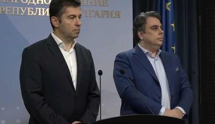 Киро и Асен увесиха носове - пробват да замажат скандала с напусналите районни кметове Киро и Асен увесиха носове - пробват да замажат скандала с напусналите районни кметове