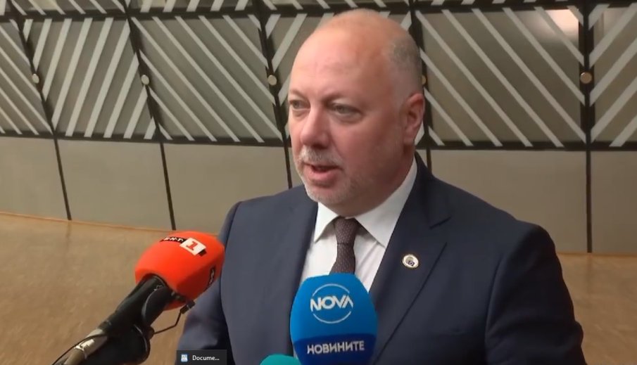 Желязков от Брюксел: Имаме пълна подкрепа за еврозоната.Позицията ни за Северна Македония е в пълен синхрон с декларацията на парламента. Имам уверението на Европейския съвет, че... (ВИДЕО) Желязков от Брюксел: Имаме пълна подкрепа за еврозоната.Позицията ни за Северна Македония е в пълен синхрон с декларацията на парламента. Имам уверението на Европейския съвет, че... (ВИДЕО)