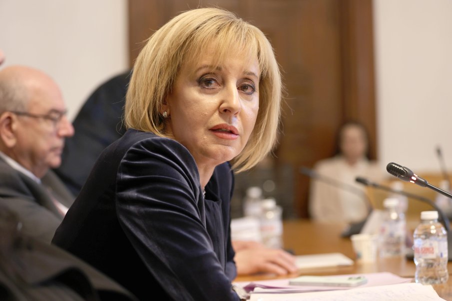 САМО В ПИК И РЕТРО: Дъщерята на Мая Манолова - хубавица (СНИМКИ)