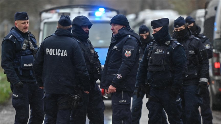 Двойно убийство в Полша: Армията се включи в преследването на заподозрения Двойно убийство в Полша: Армията се включи в преследването на заподозрения