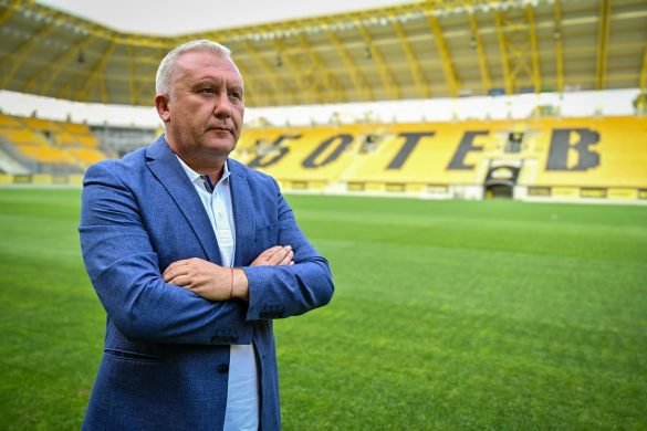 Ботев Пловдив представя официално Белия утре