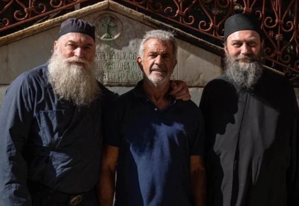 Мел Гибсън в Света Гора: Никога и никъде не съм усещал толкова силна връзка с Бога Мел Гибсън в Света Гора: Никога и никъде не съм усещал толкова силна връзка с Бога
